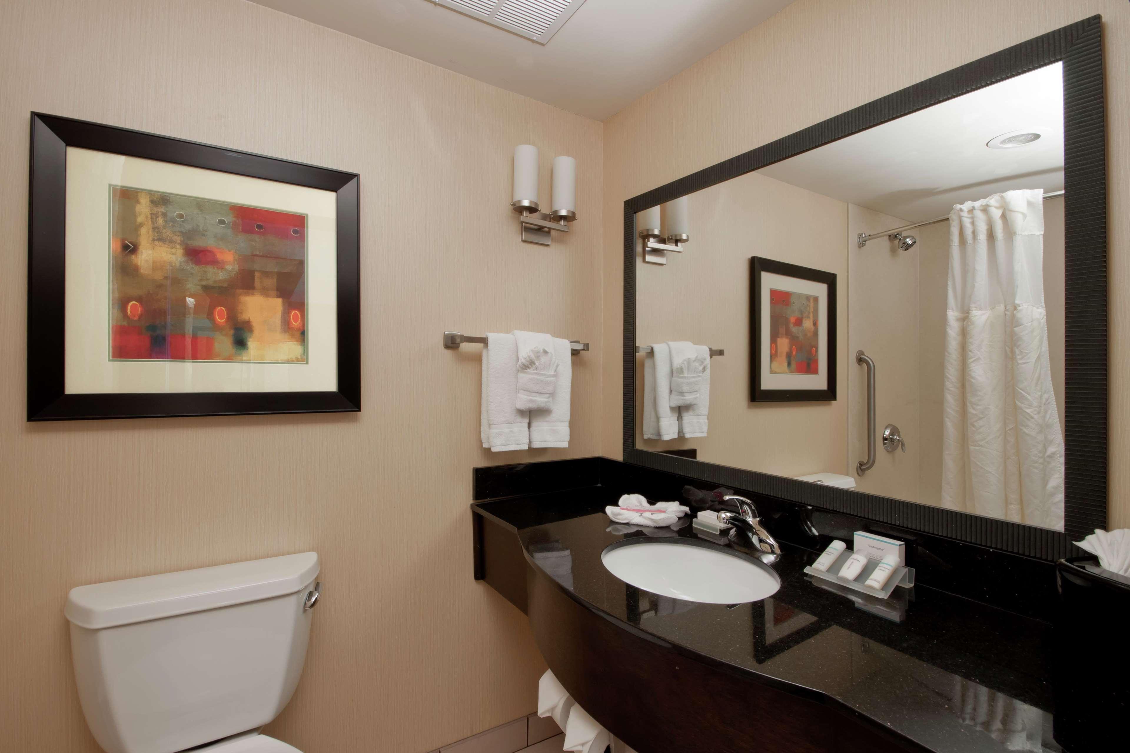 Hilton Garden Inn Oklahoma City Midtown Экстерьер фото