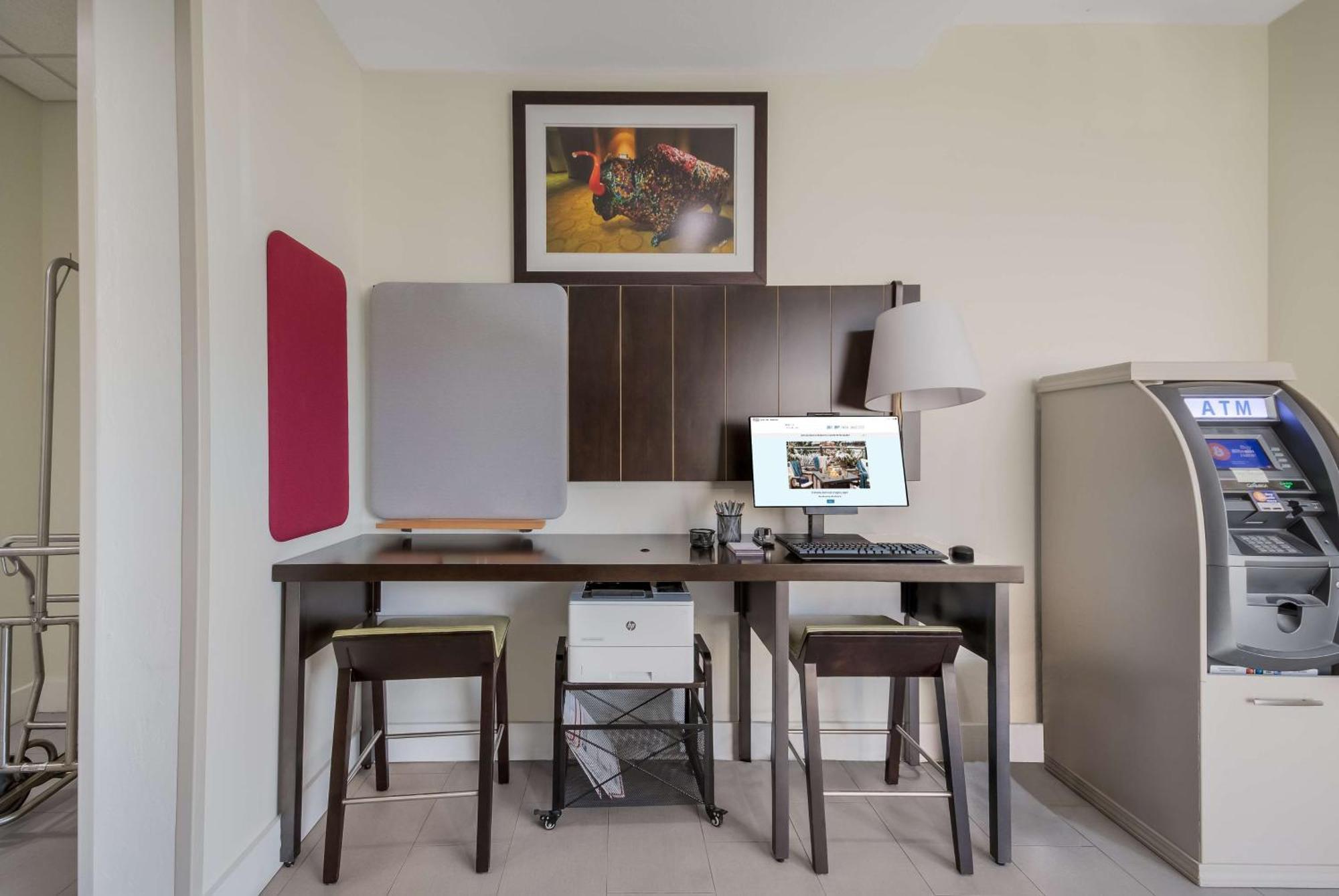 Hilton Garden Inn Oklahoma City Midtown Экстерьер фото