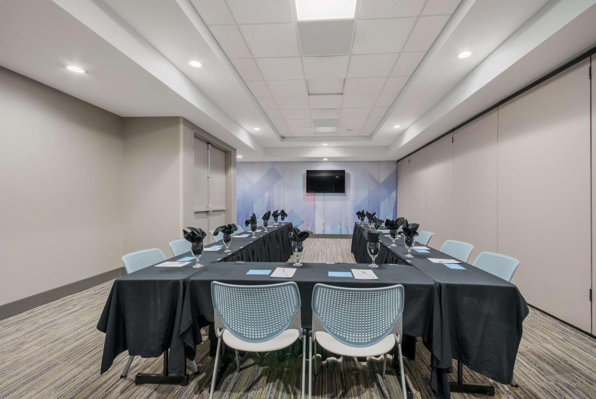Hilton Garden Inn Oklahoma City Midtown Экстерьер фото