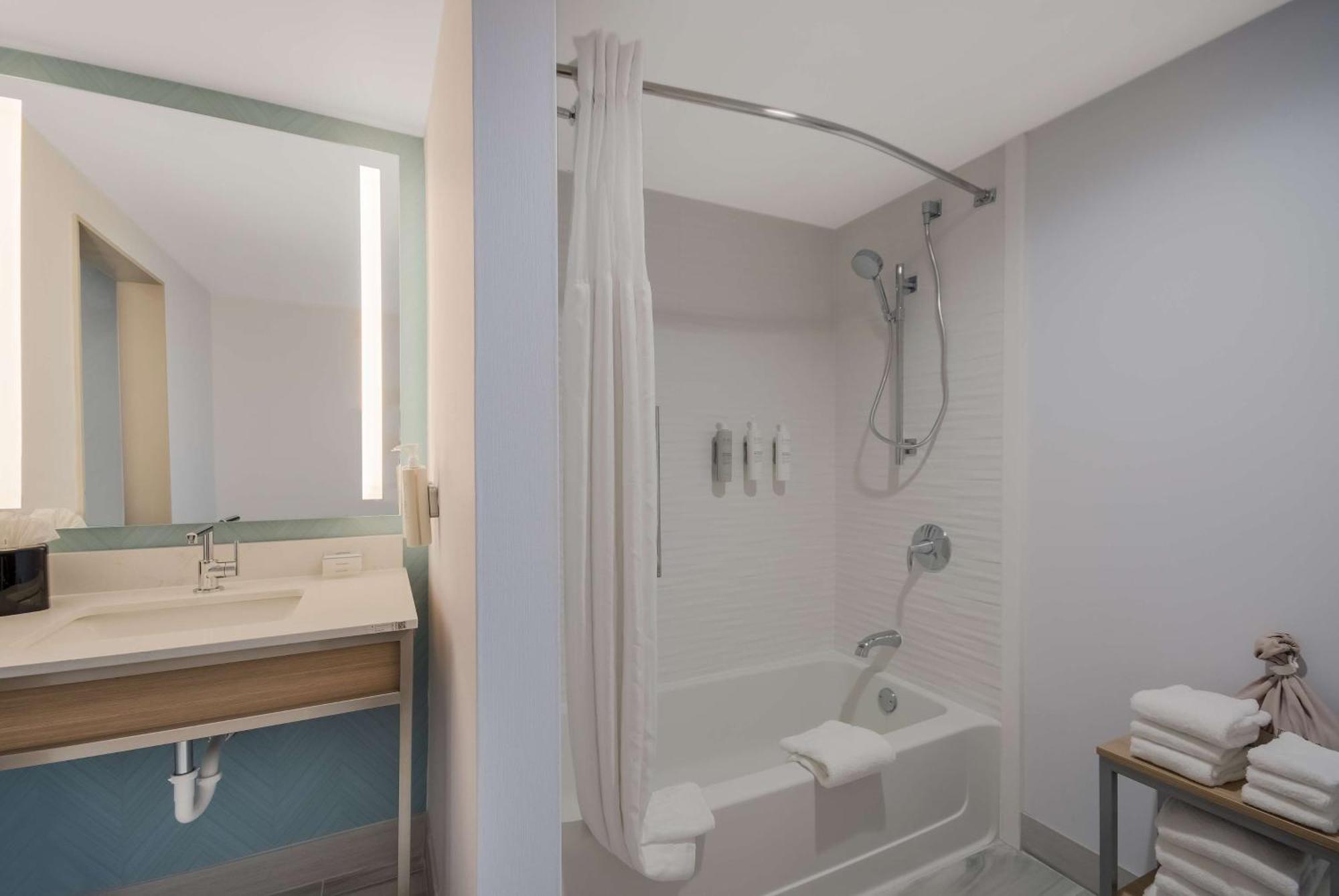 Hilton Garden Inn Oklahoma City Midtown Экстерьер фото