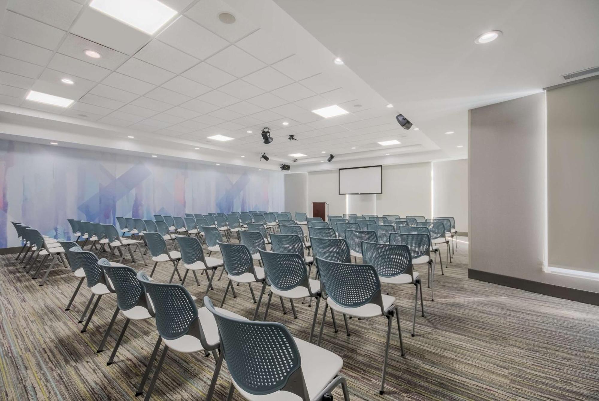 Hilton Garden Inn Oklahoma City Midtown Экстерьер фото