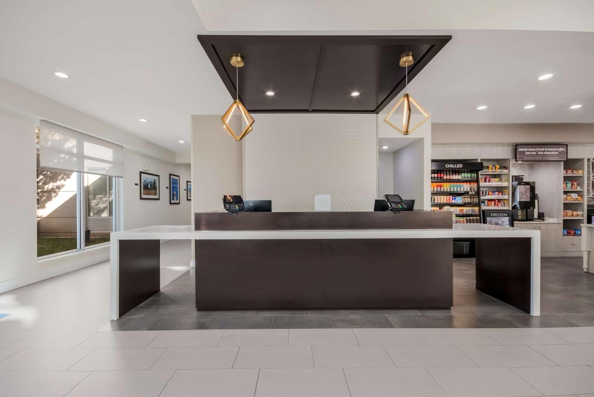 Hilton Garden Inn Oklahoma City Midtown Экстерьер фото