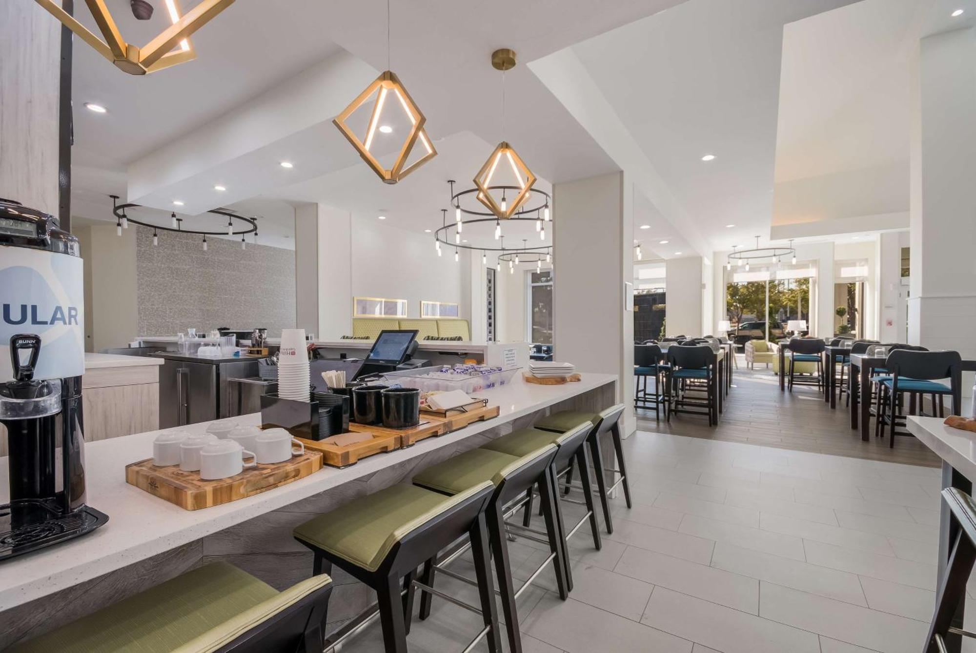 Hilton Garden Inn Oklahoma City Midtown Экстерьер фото
